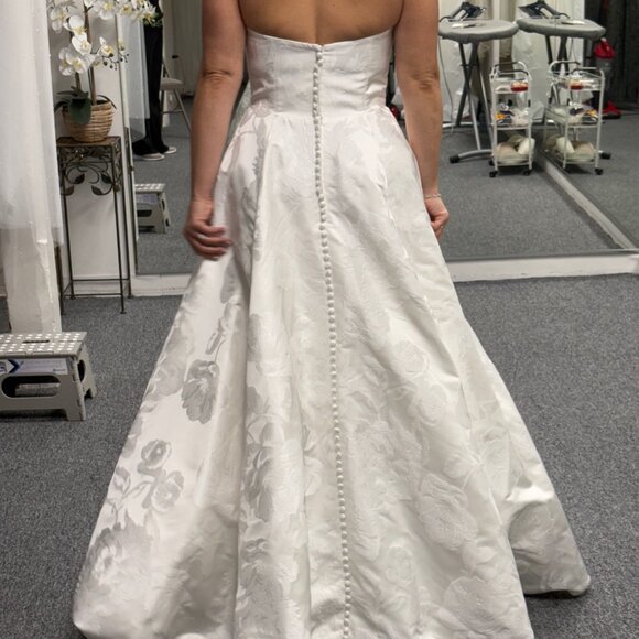 Justin Alexander Wedding Gown - Ivory - Picture 8 of 14